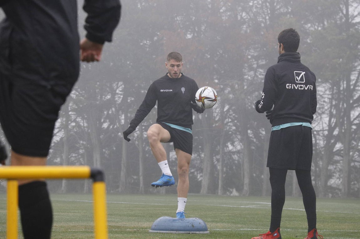 El primer entrenamiento del Córdoba CF en 2022, en imágenes