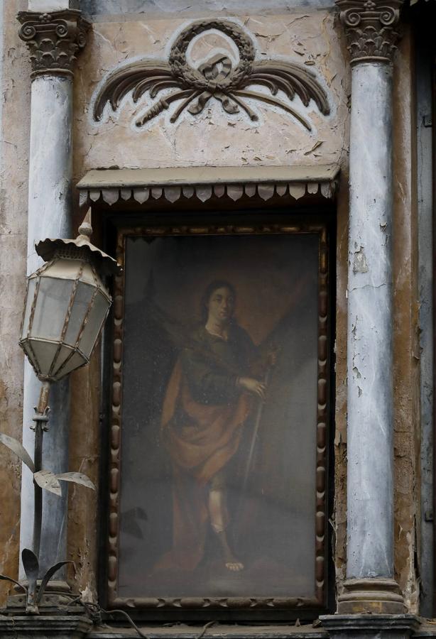 El retablo de San Rafael de la calle Candelaria en Córdoba, en imágenes