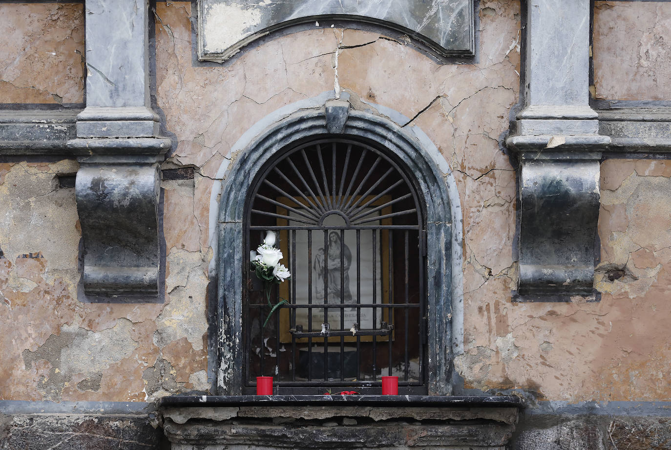 El retablo de San Rafael de la calle Candelaria en Córdoba, en imágenes