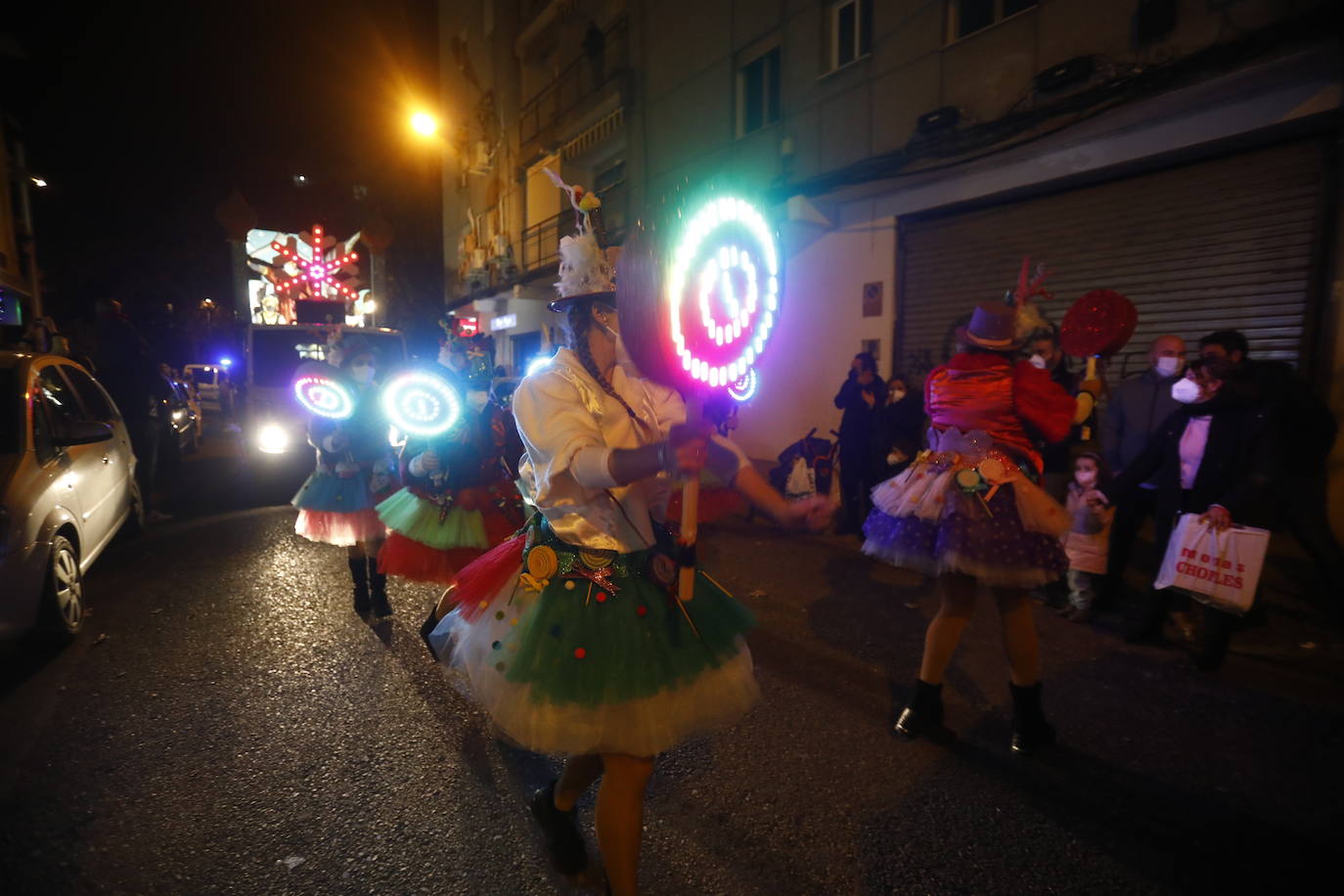 La Cabalgata de los Reyes Magos en el barrio de Ciudad Jardín de Córdoba, en imágenes