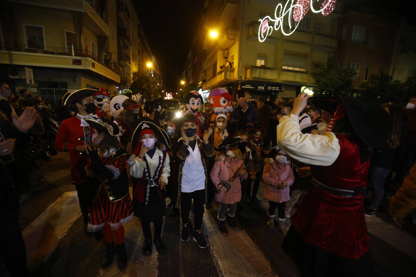 La Cabalgata de los Reyes Magos en el barrio de Ciudad Jardín de Córdoba, en imágenes