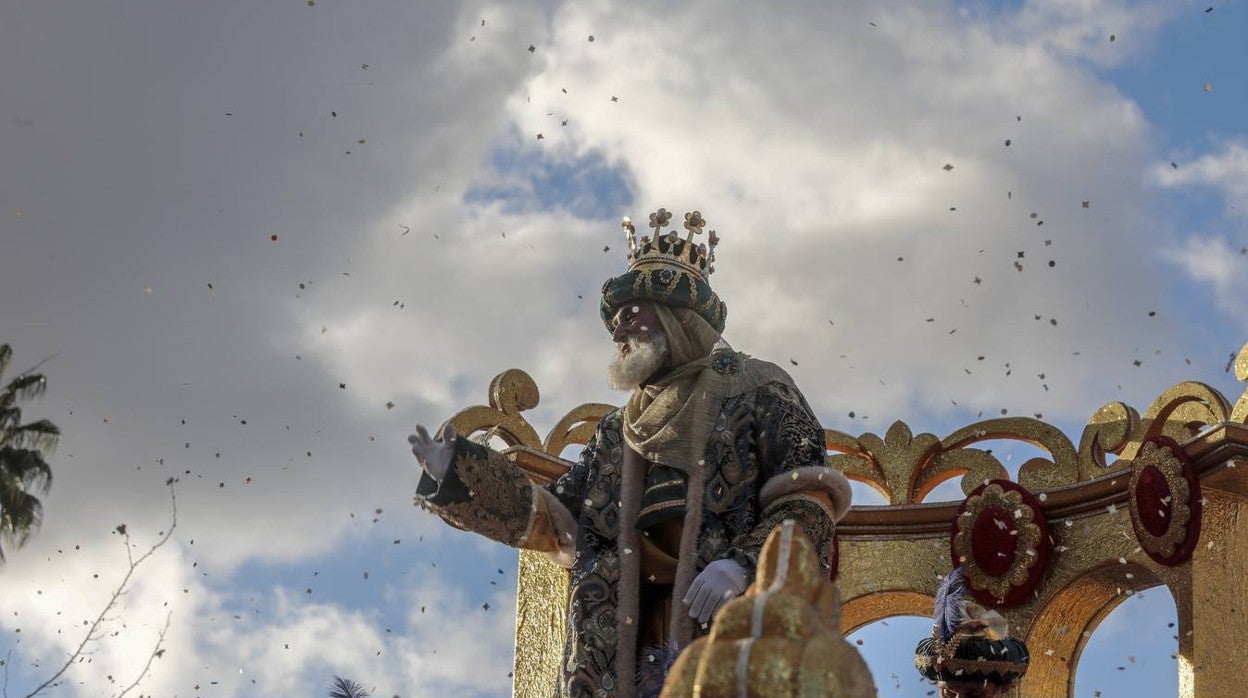 Cabalgata de los Reyes Magos de Sevilla: Inicio del desfile de la ilusión