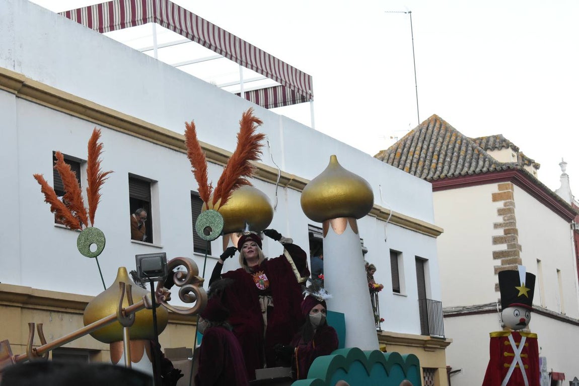 FOTOS: Los Reyes Magos recorren las calles de Puerto Real
