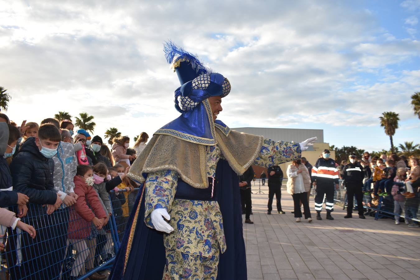 FOTOS: Los Reyes Magos recorren las calles de Puerto Real