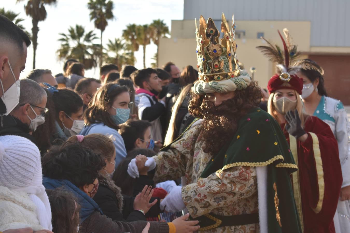 FOTOS: Los Reyes Magos recorren las calles de Puerto Real