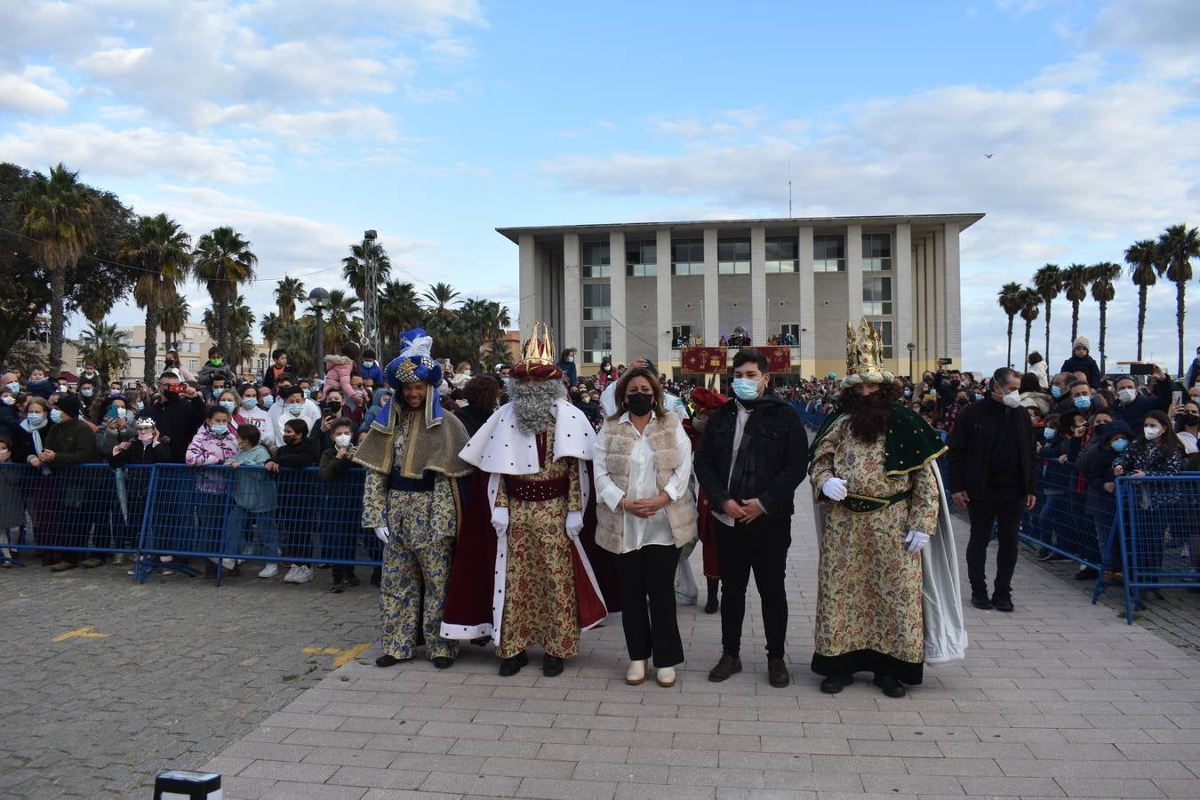 FOTOS: Los Reyes Magos recorren las calles de Puerto Real