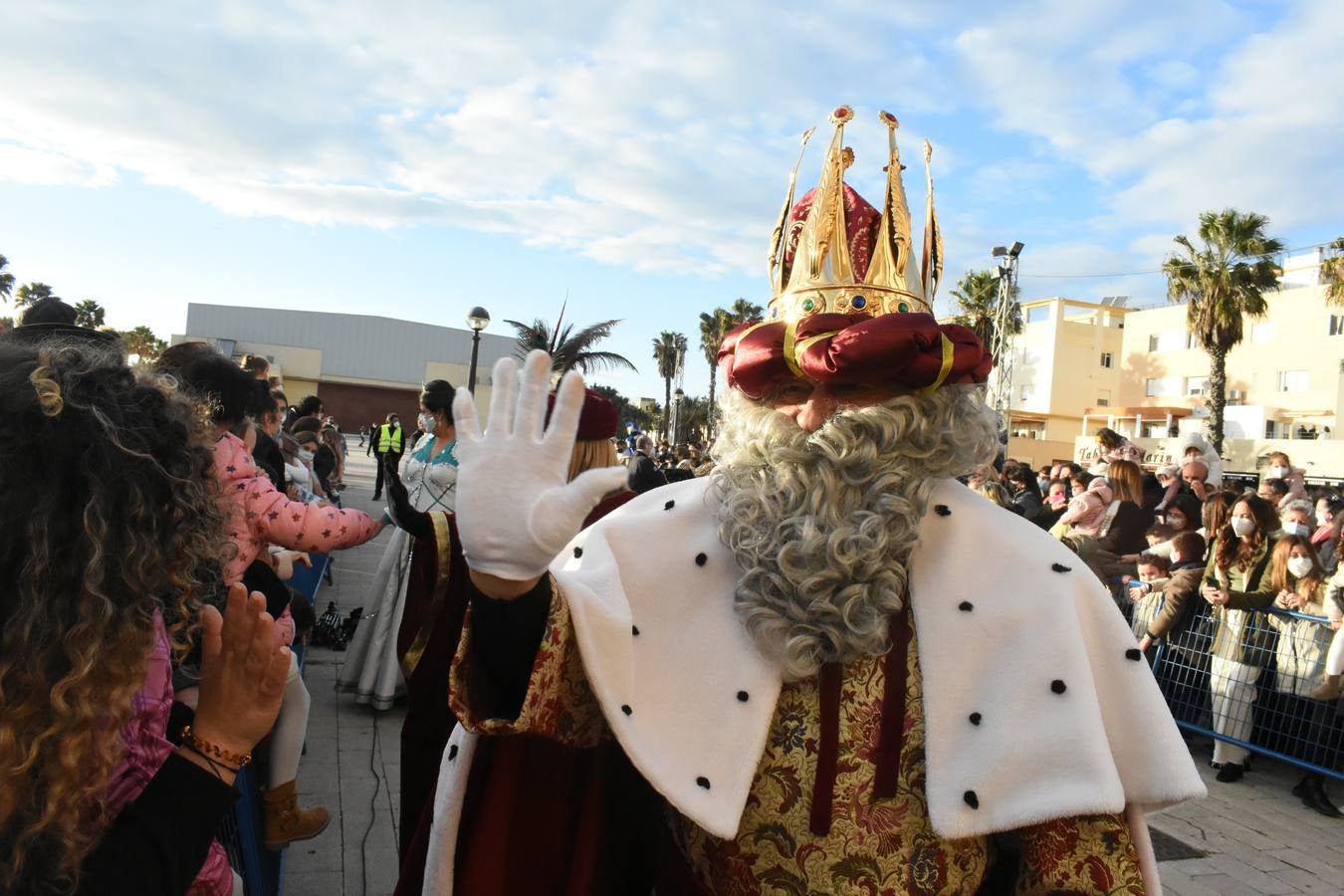 FOTOS: Los Reyes Magos recorren las calles de Puerto Real