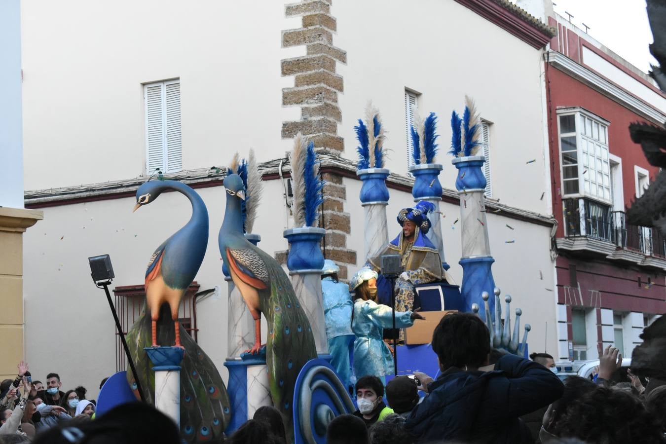 FOTOS: Los Reyes Magos recorren las calles de Puerto Real