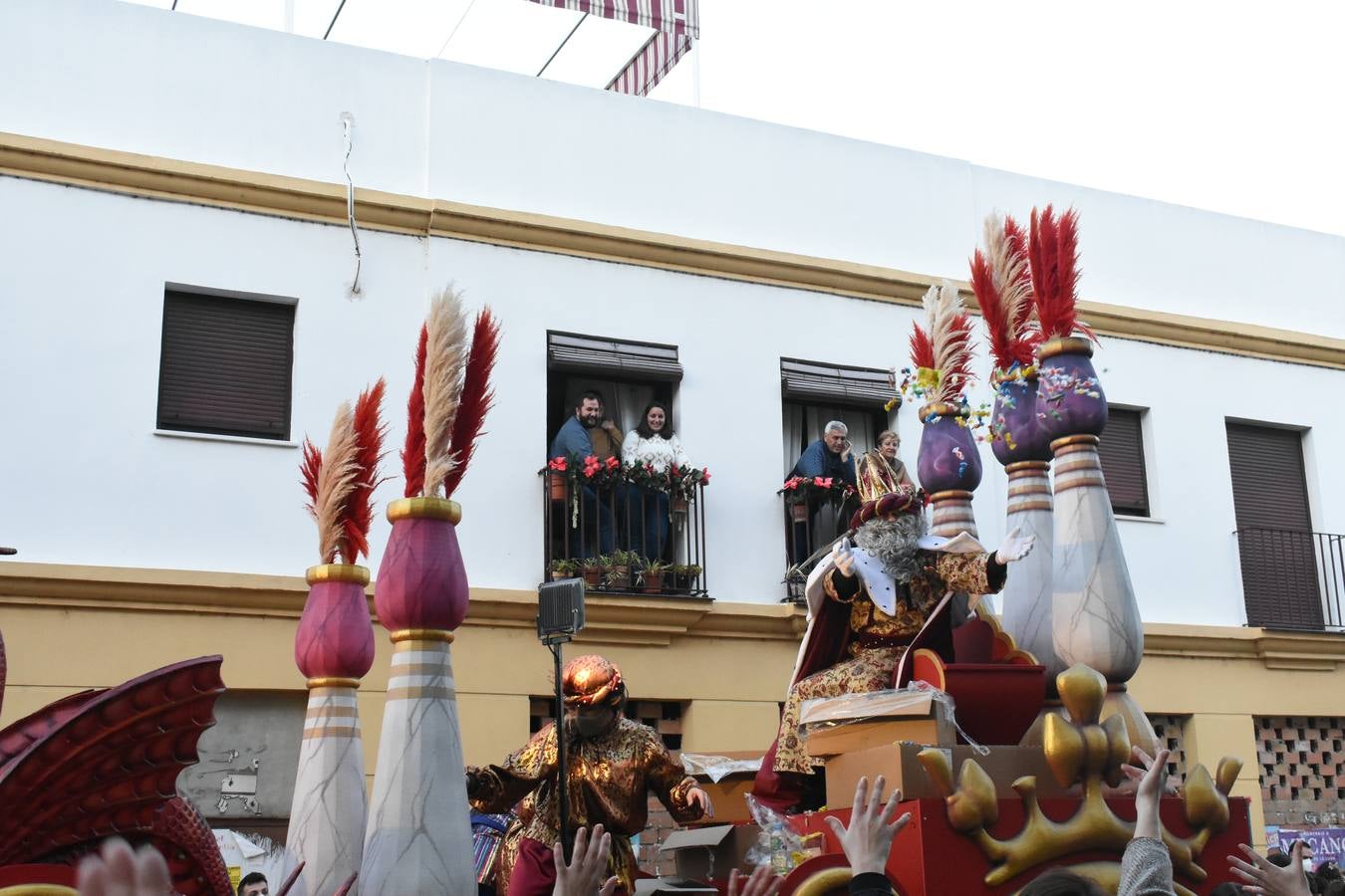 FOTOS: Los Reyes Magos recorren las calles de Puerto Real