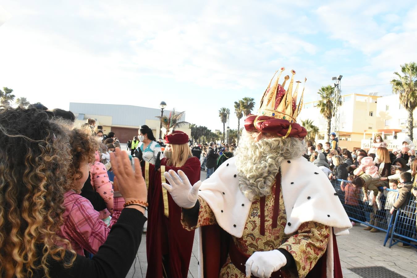 FOTOS: Los Reyes Magos recorren las calles de Puerto Real