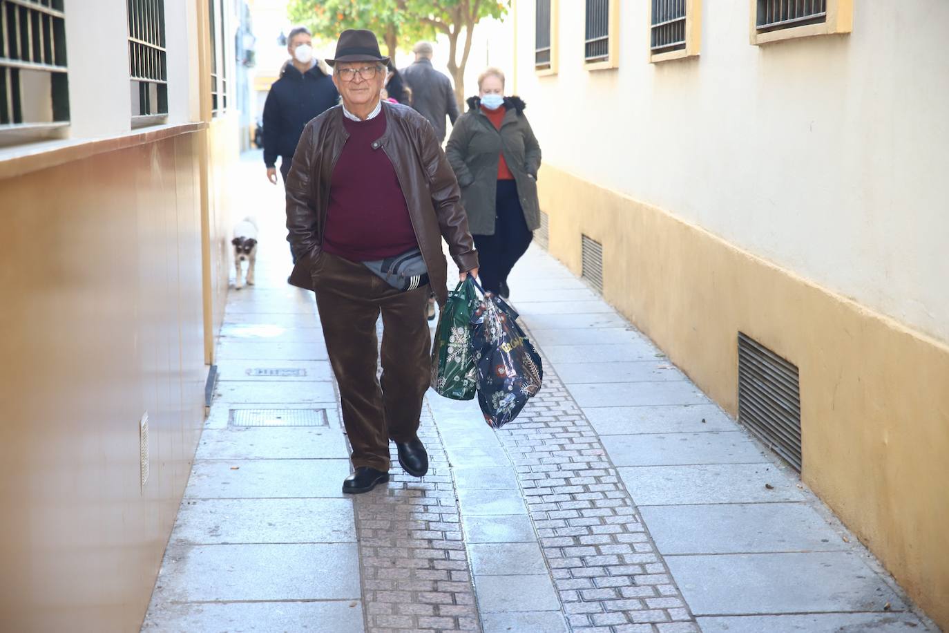 Los niños de Córdoba jugando con los regalos de los Reyes, en imágenes