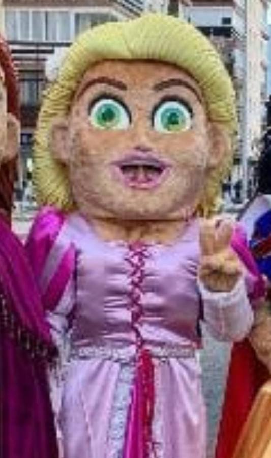 Los memes de la Cabalgata de Reyes Magos de Cádiz: un oso polar perjudicado da la vuelta al mundo