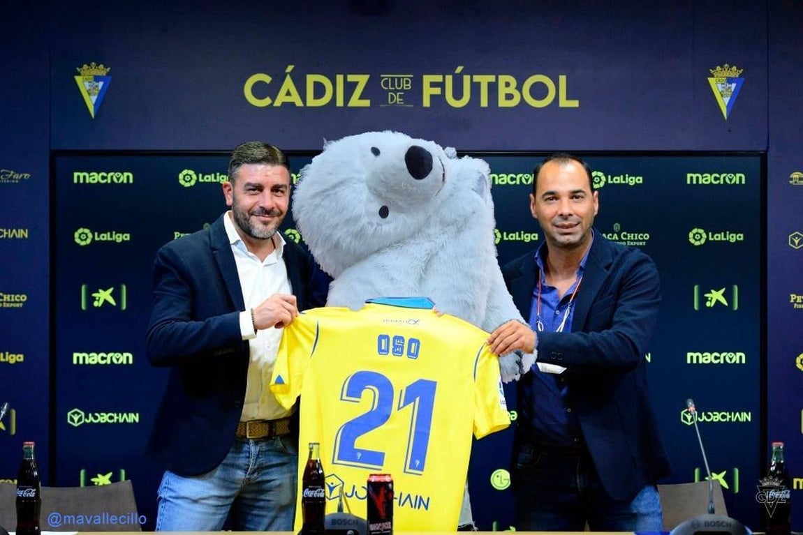 Los memes de la Cabalgata de Reyes Magos de Cádiz: un oso polar perjudicado da la vuelta al mundo