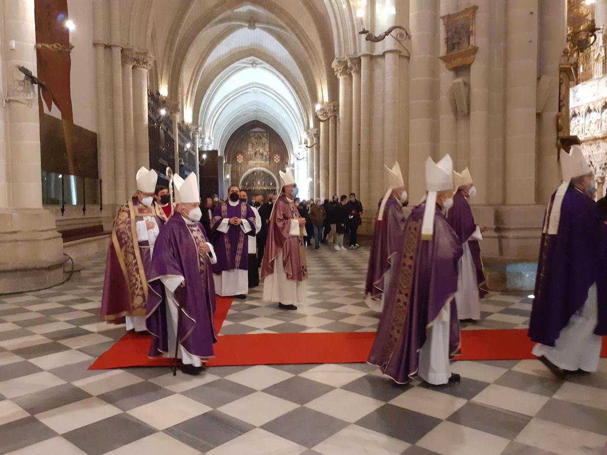 Las imágenes del entierro del cardenal Francisco Álvarez en la catedral primada