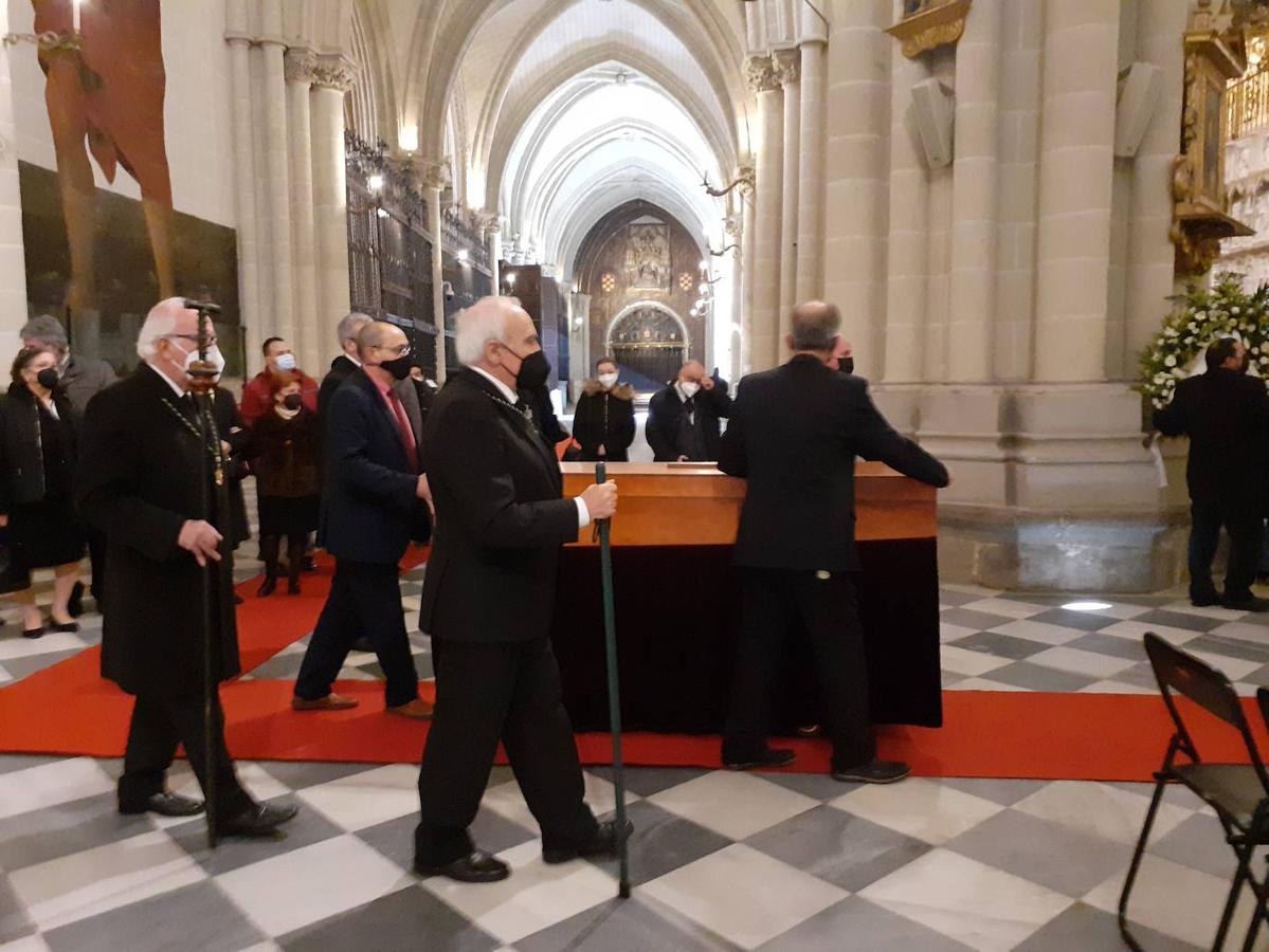 Las imágenes del entierro del cardenal Francisco Álvarez en la catedral primada