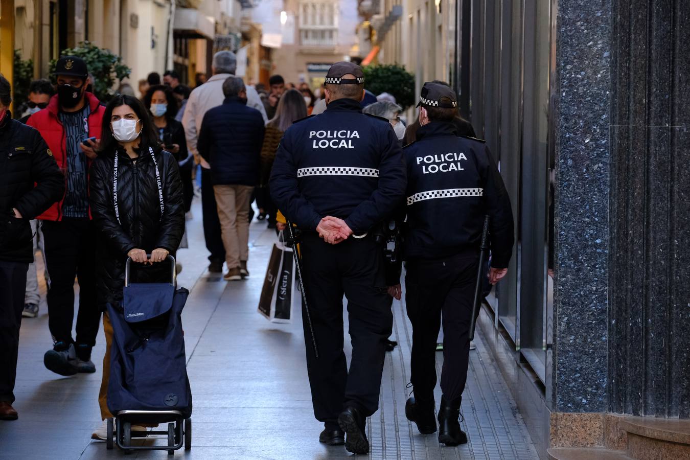 FOTOS: Arrancan las rebajas en Cádiz