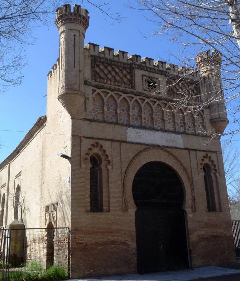 Edificio de la central hidroeléctrica de Azumel, levantada en 1917, donde estuvieron los antiguos molinos harineros hasta mediados del siglo XIX. FOTO RAFAEL DEL CERRO. 