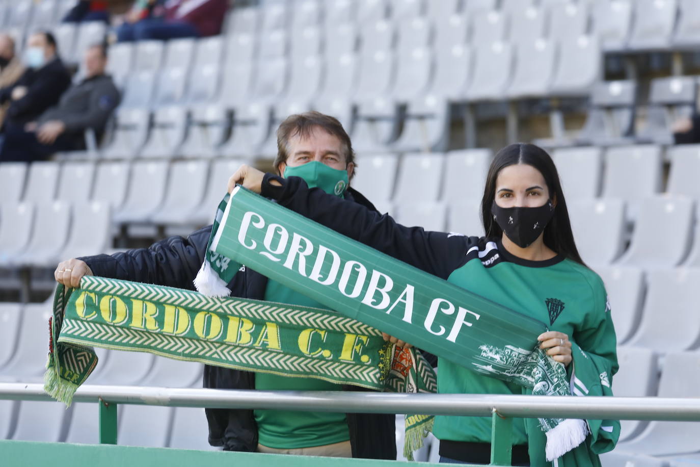 El ambiente en las gradas en el Córdoba CF - Vélez CF, en imágenes