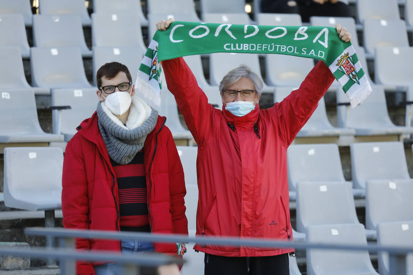 El ambiente en las gradas en el Córdoba CF - Vélez CF, en imágenes