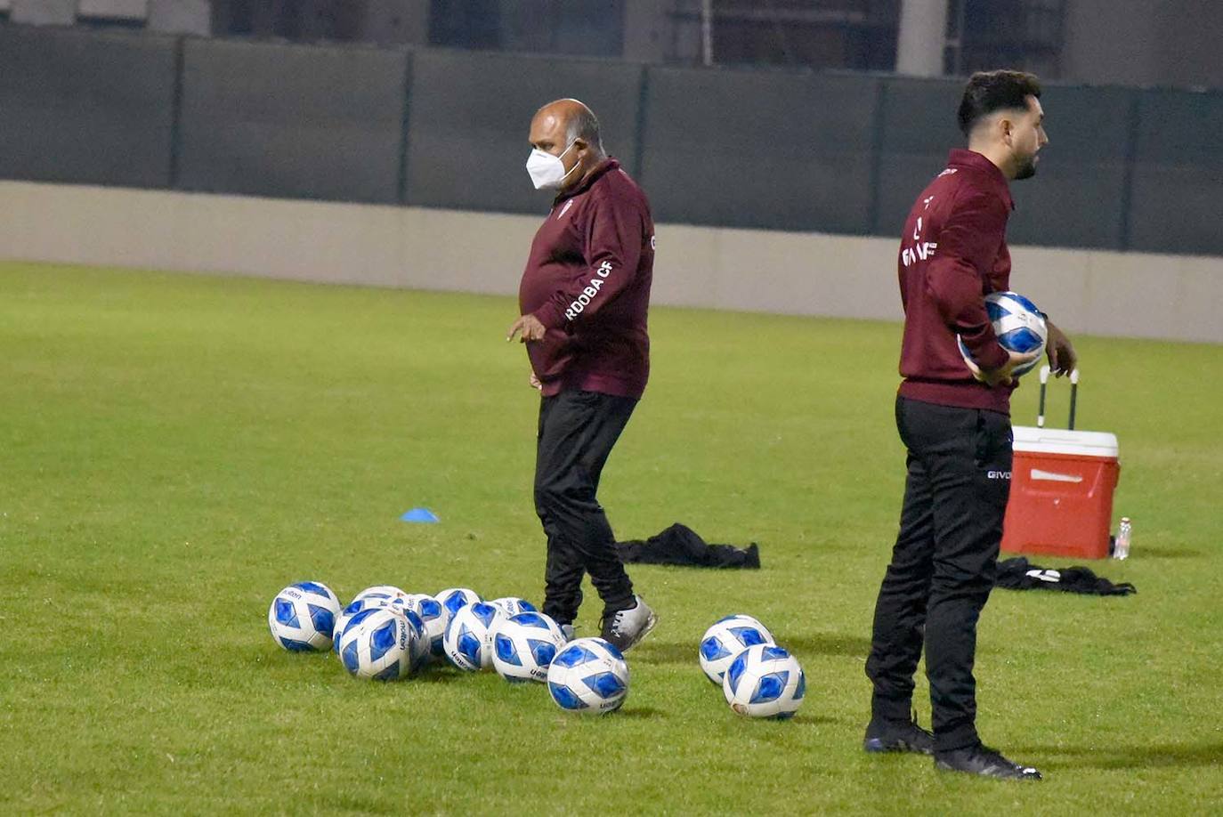 El primer entrenamiento del Córdoba CF en Baréin, en imágenes