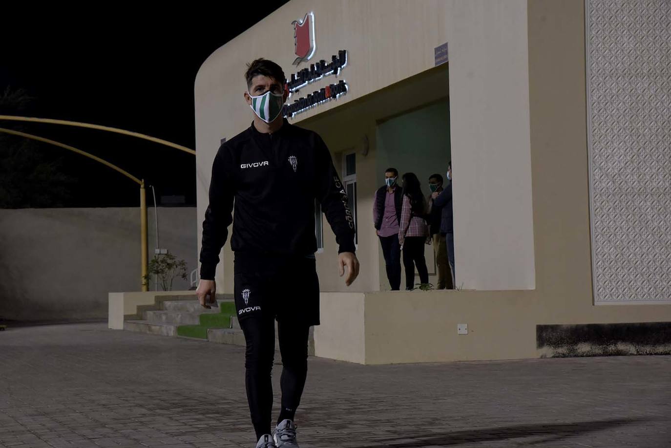 El primer entrenamiento del Córdoba CF en Baréin, en imágenes