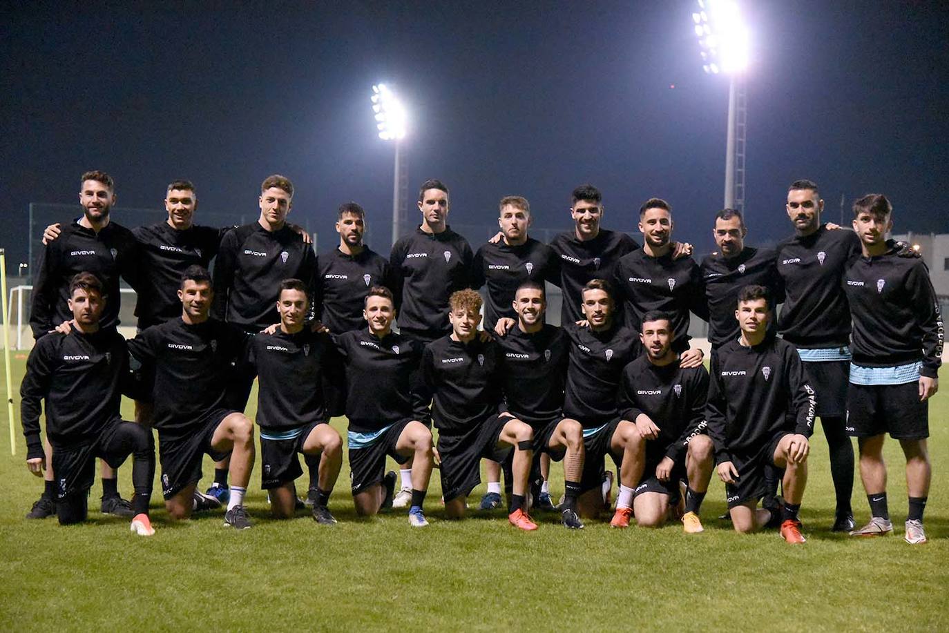 El primer entrenamiento del Córdoba CF en Baréin, en imágenes