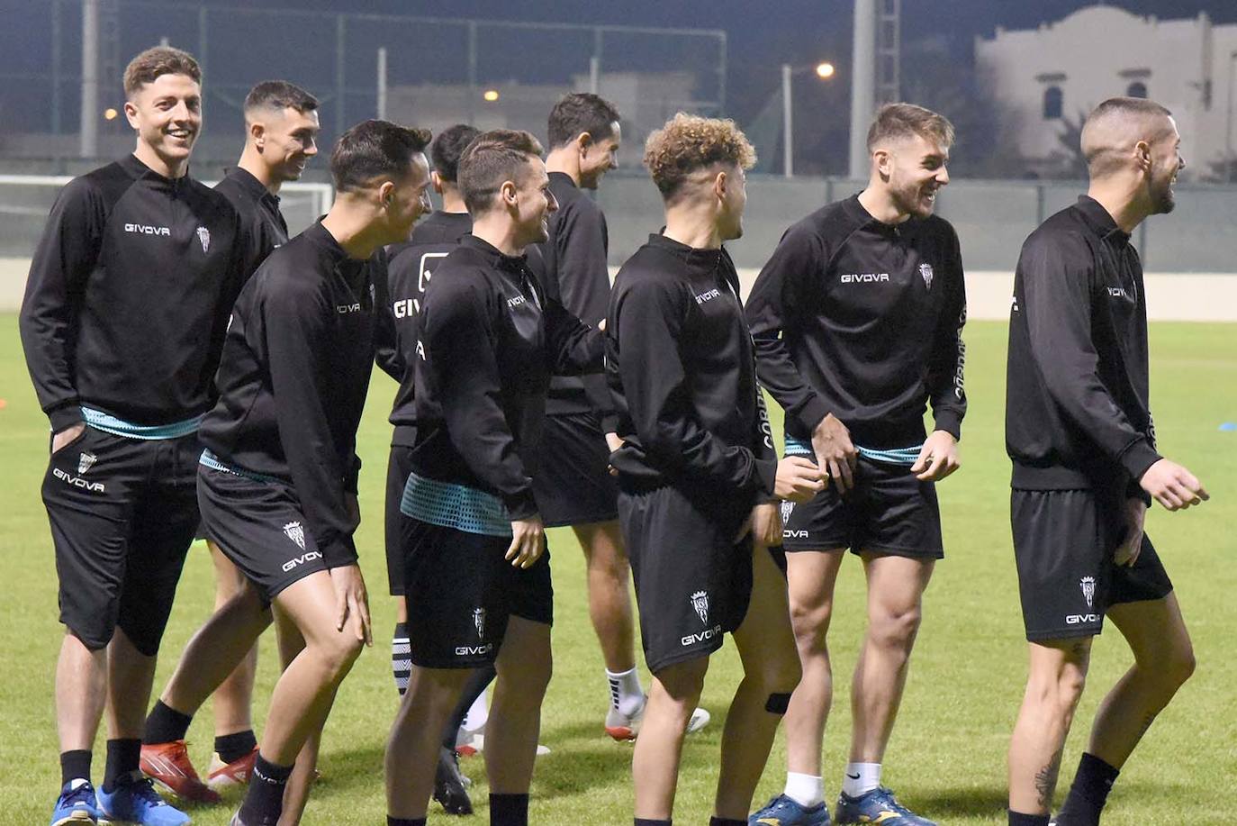 El primer entrenamiento del Córdoba CF en Baréin, en imágenes