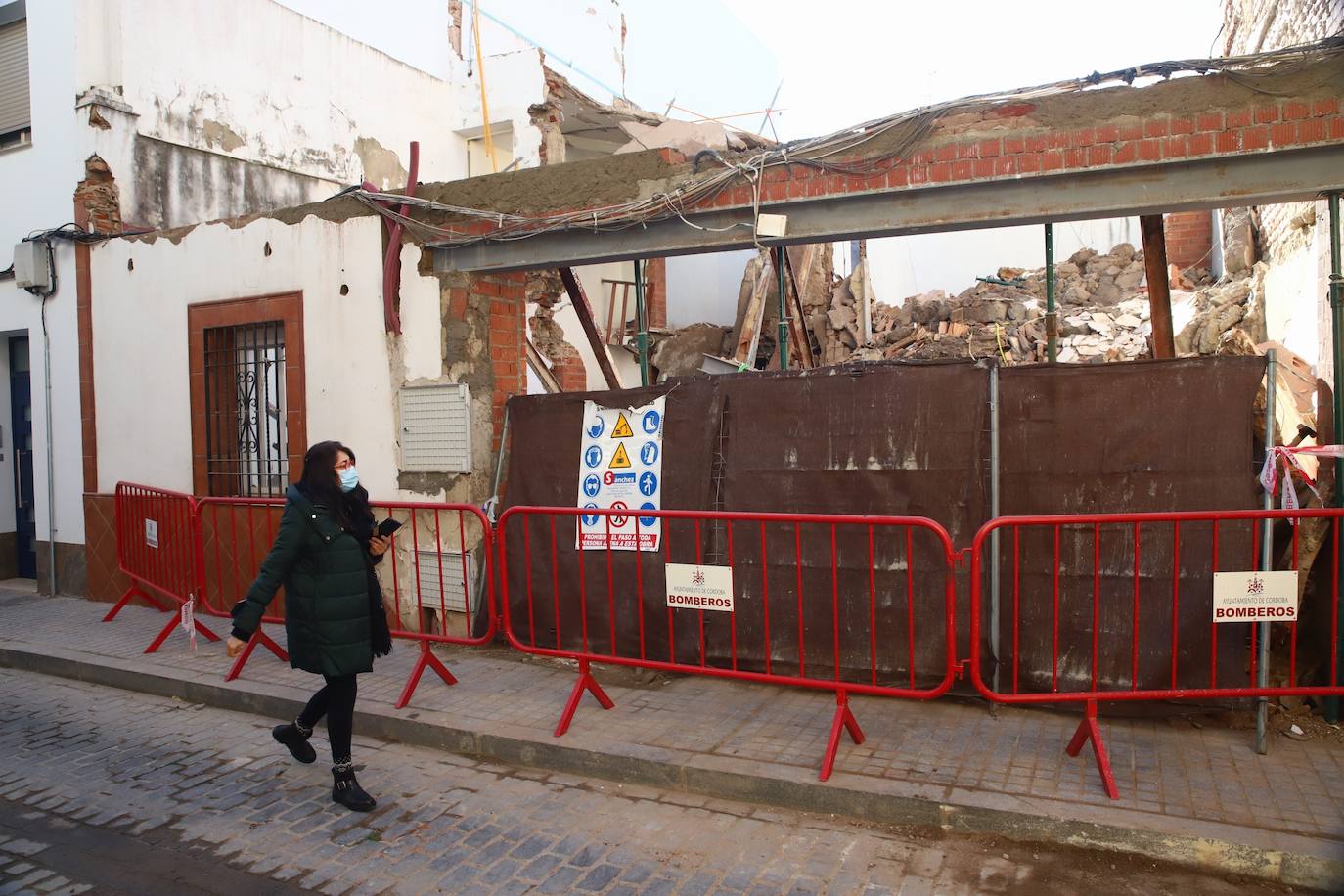 La casa derrumbada en la calle San Acisclo de Córdoba, en imágenes