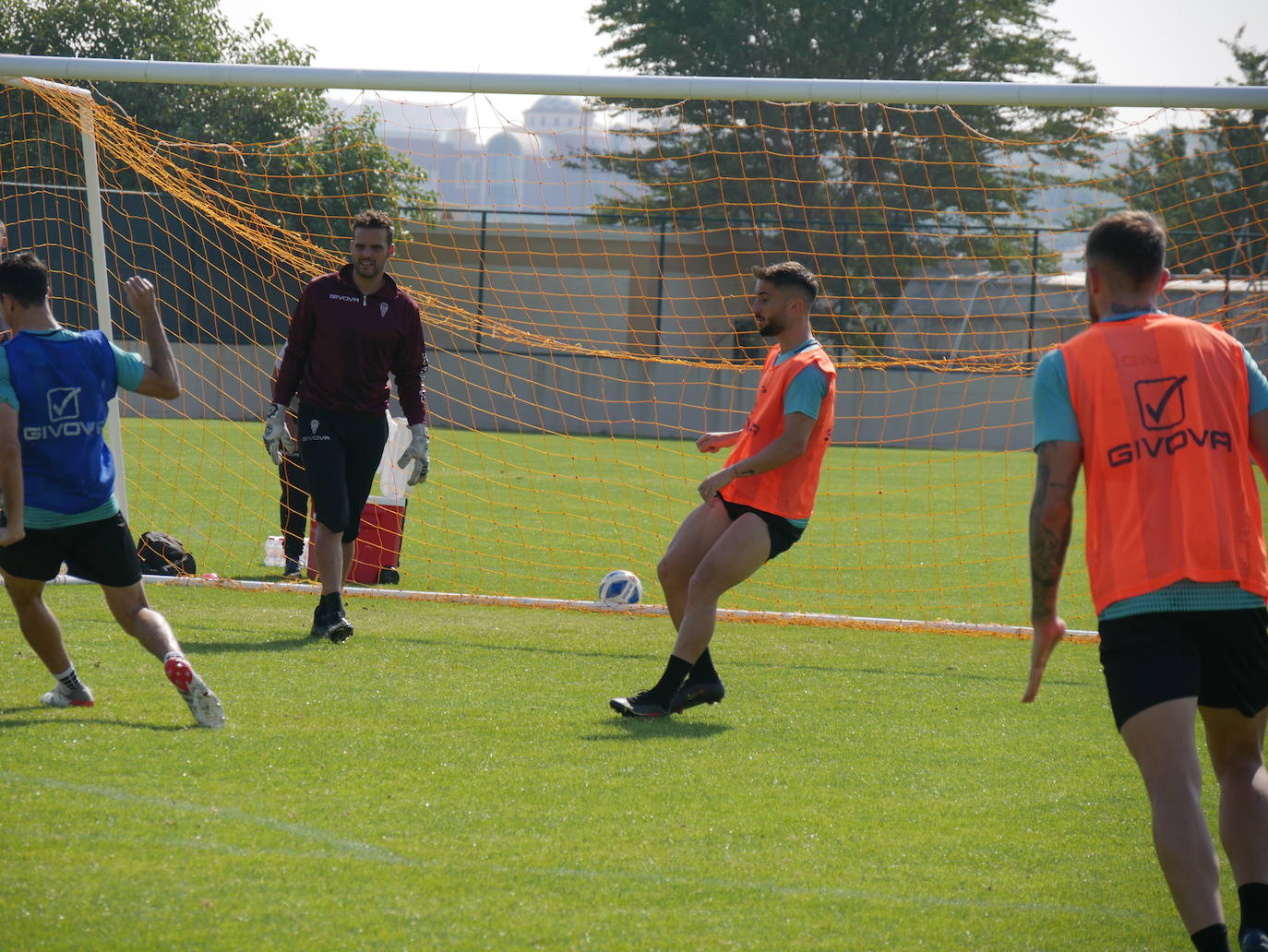 Las mejores imágenes del segundo día de entrenamiento del Córdoba en Baréin