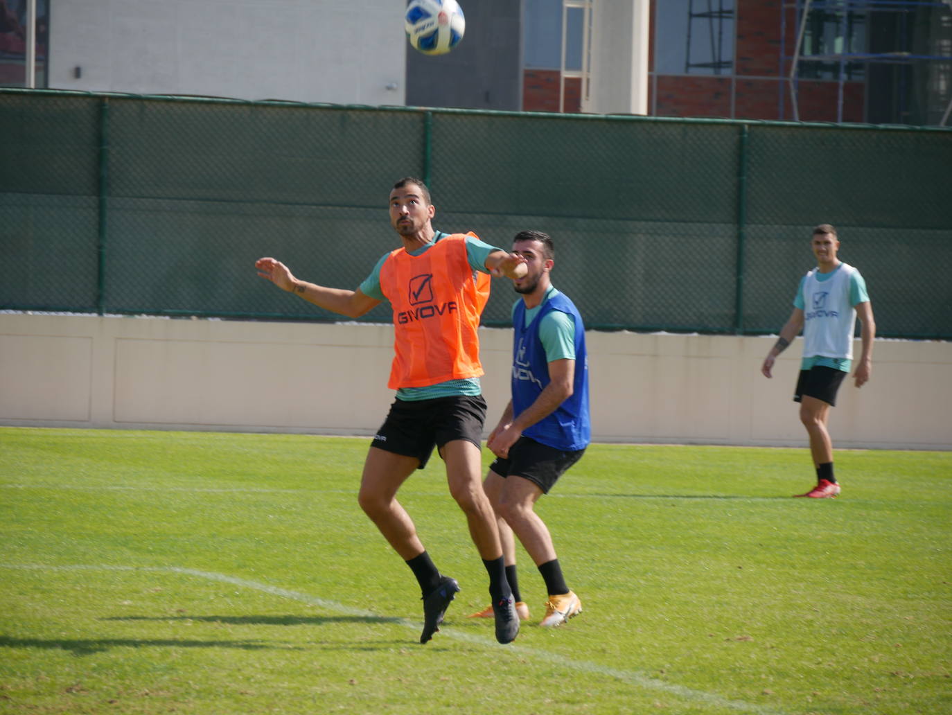 Las mejores imágenes del segundo día de entrenamiento del Córdoba en Baréin