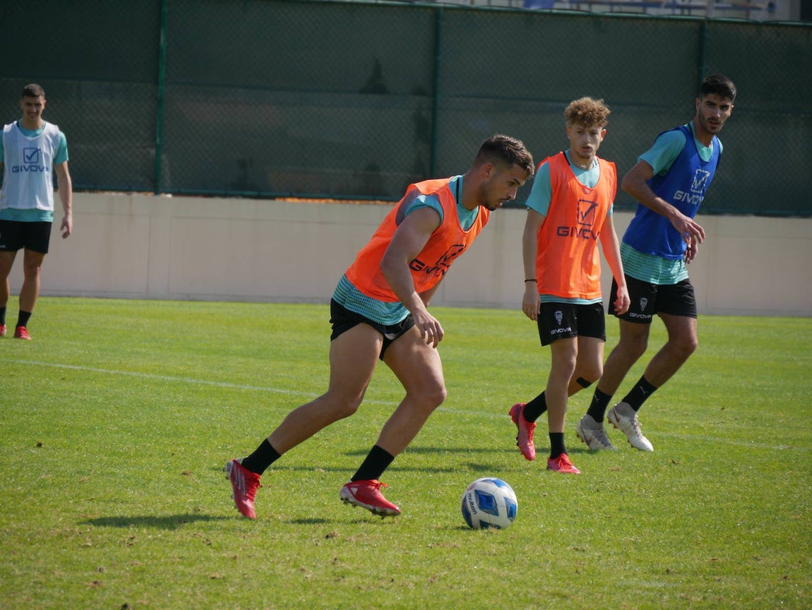 Las mejores imágenes del segundo día de entrenamiento del Córdoba en Baréin