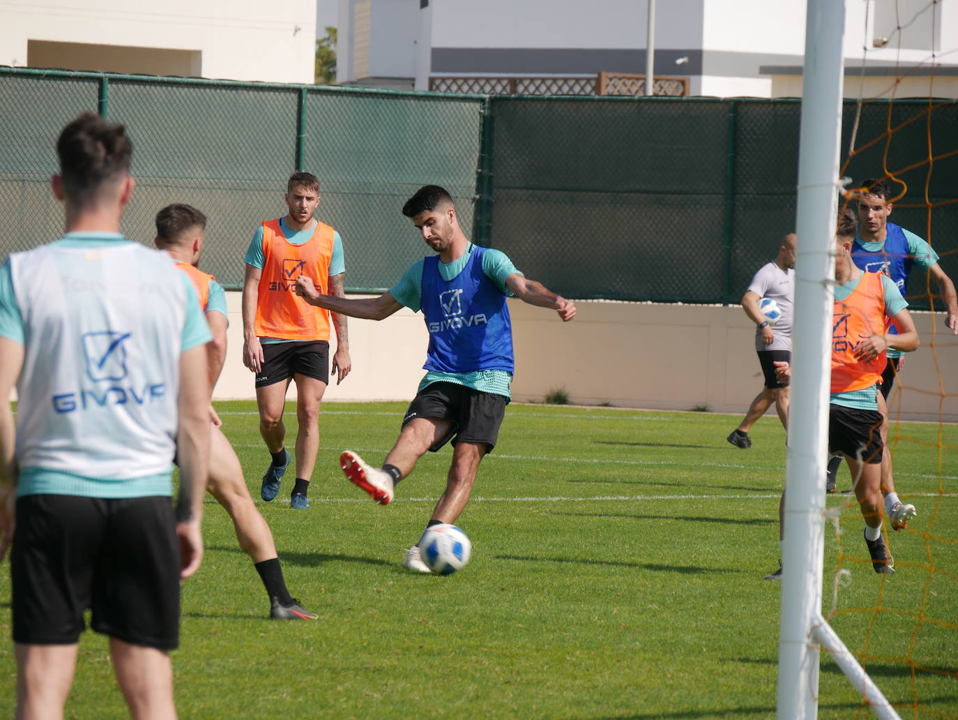 Las mejores imágenes del segundo día de entrenamiento del Córdoba en Baréin