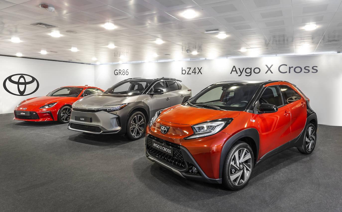 bZ4X, Aygo X Cross y GR86: la nueva familia Toyota