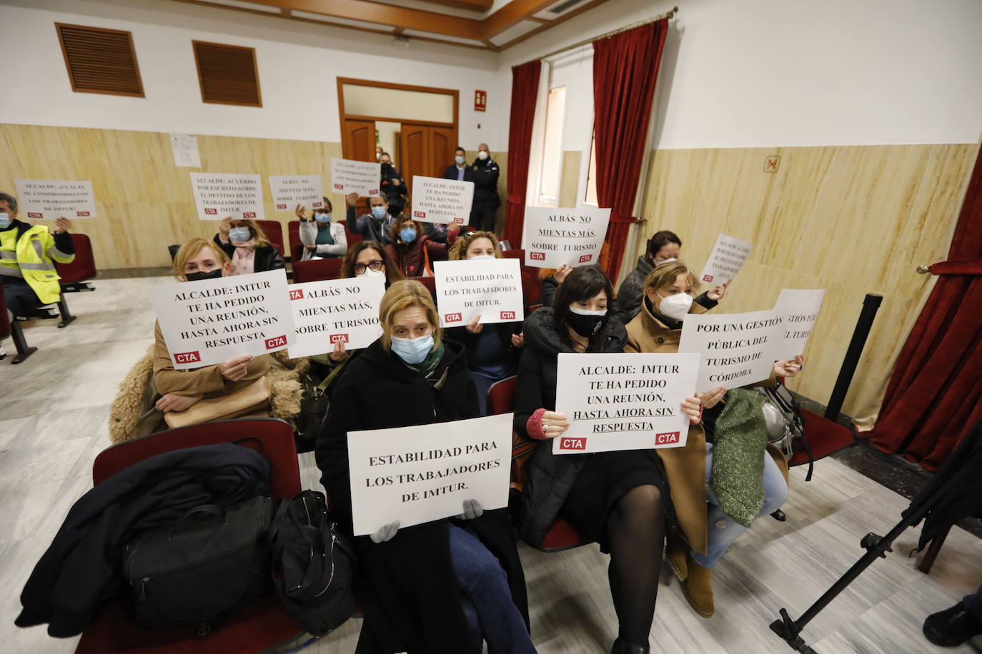 El Pleno del Ayuntamiento de Córdoba, en imágenes