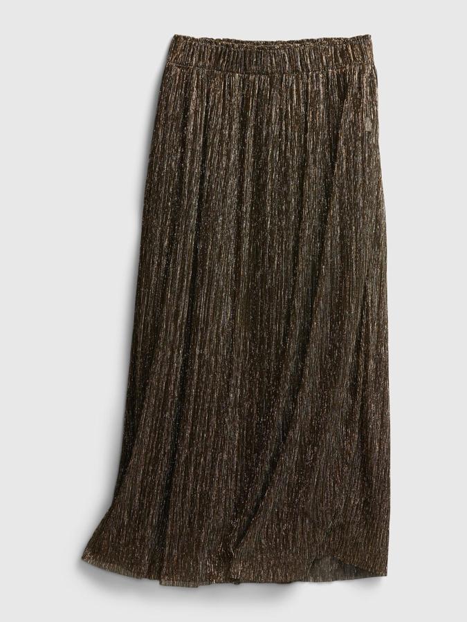 GAP - Vestidos y faldas para llevar con botas. Falda plisada con acabado metalizado, de GAP. Un diseño  muy versátilque se puede lucir día o noche en función de los accesorios que se añadan. Precio: 59,95€.