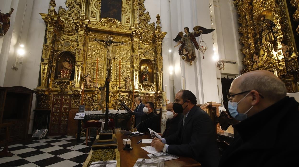 La presentación del libro de la cofradía del Vía Crucis de Córdoba, en imágenes