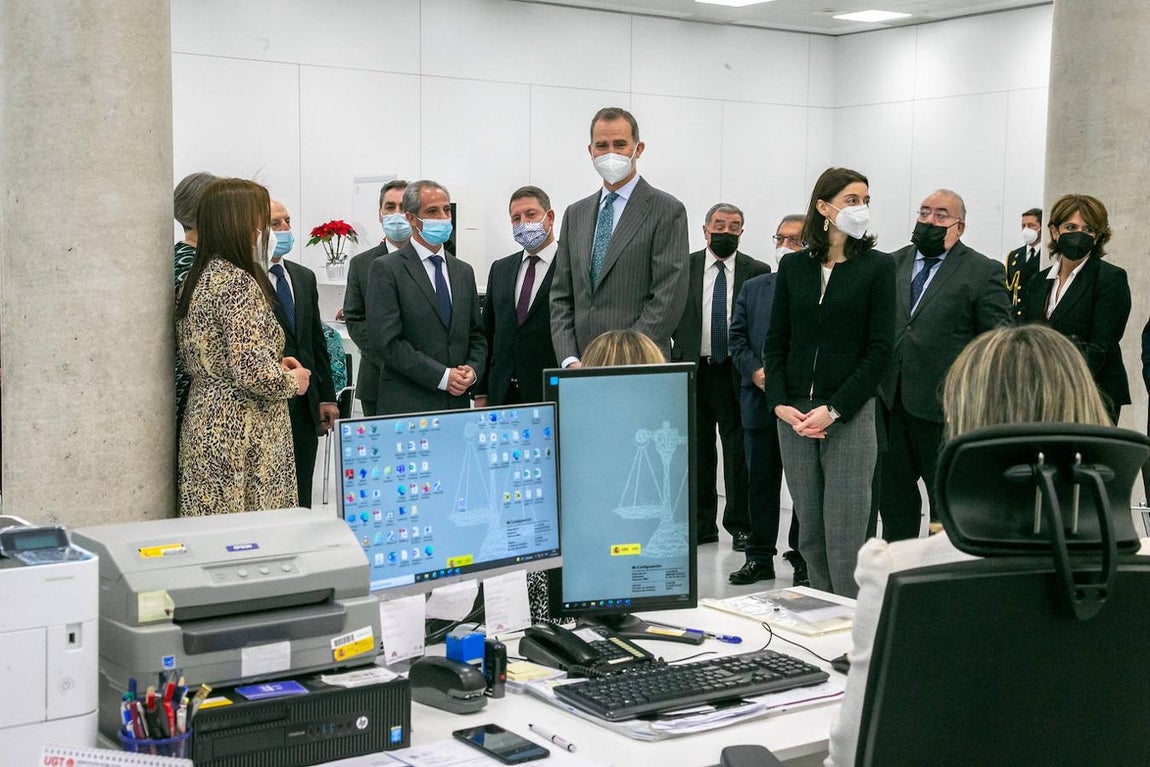 El Rey Felipe VI recibido entre aplausos y gritos de &#039;Viva España&#039; en Albacete