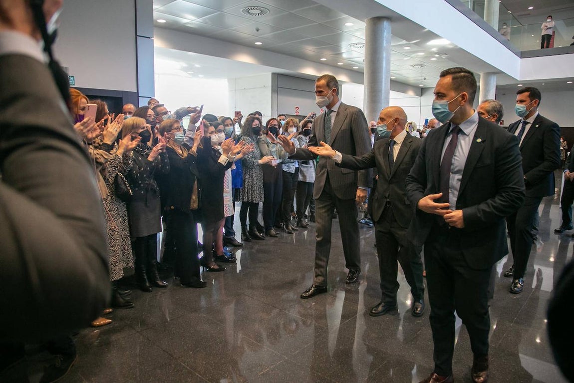 El Rey Felipe VI recibido entre aplausos y gritos de &#039;Viva España&#039; en Albacete