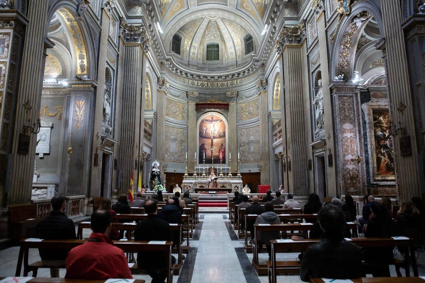 Iglesia española del Montserrato: Los peregrinos que llegaban a Roma eran atendidos en las iglesias de Montserrato y de Santiago. 