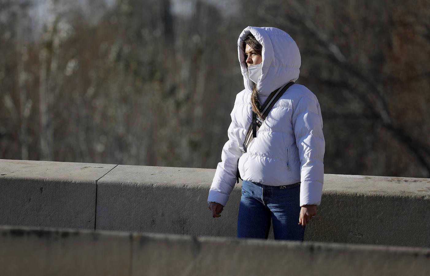 El frío invernal de enero en las calles de Córdoba, en imágenes