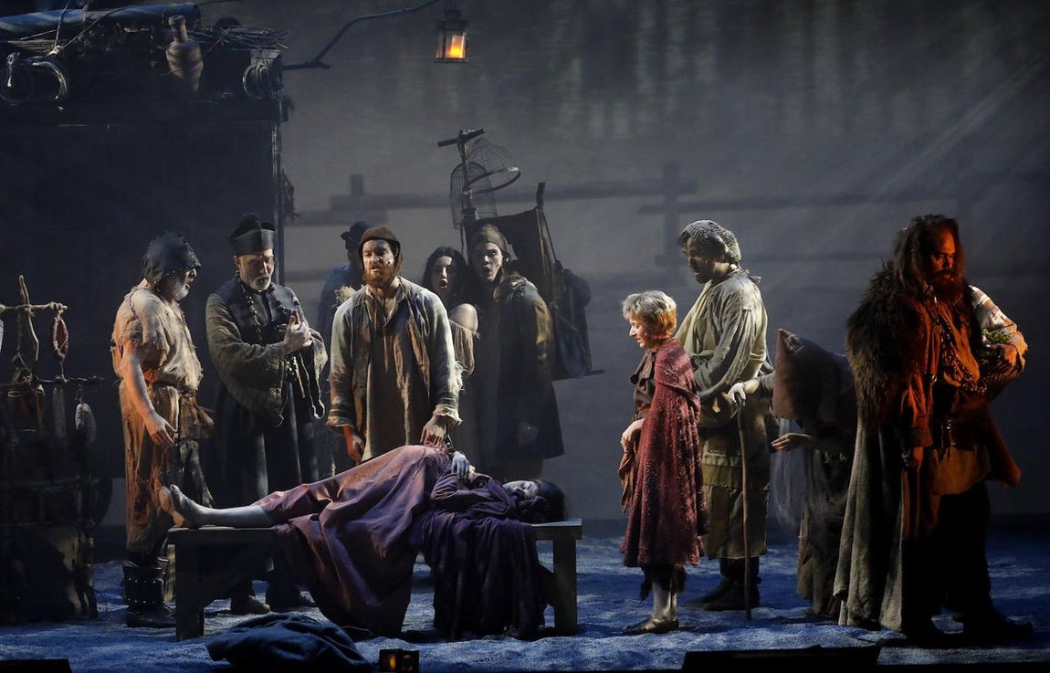 El musical &quot;El médico&quot; en el Gran Teatro de Córdoba, en imágenes