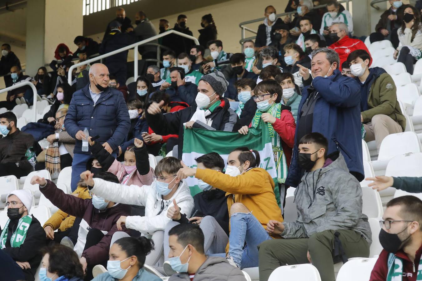 Las mejores imágenes del ambiente en la grada en el Córdoba CF - Xerez DFC