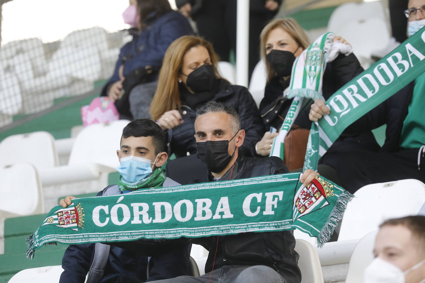 Las mejores imágenes del ambiente en la grada en el Córdoba CF - Xerez DFC