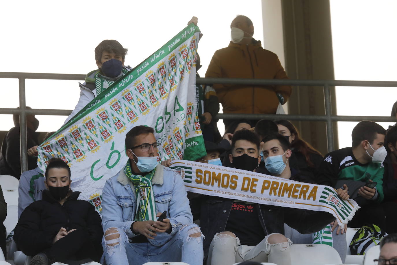 Las mejores imágenes del ambiente en la grada en el Córdoba CF - Xerez DFC