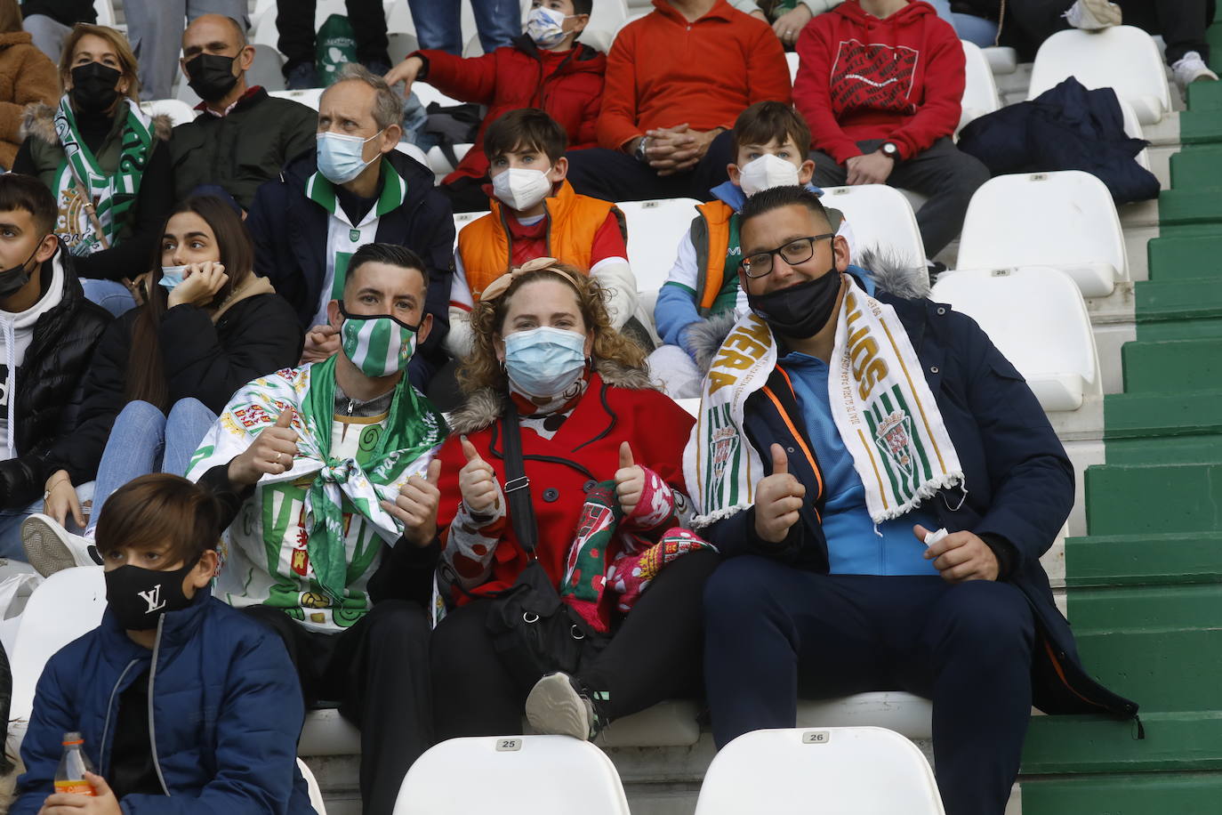 Las mejores imágenes del ambiente en la grada en el Córdoba CF - Xerez DFC