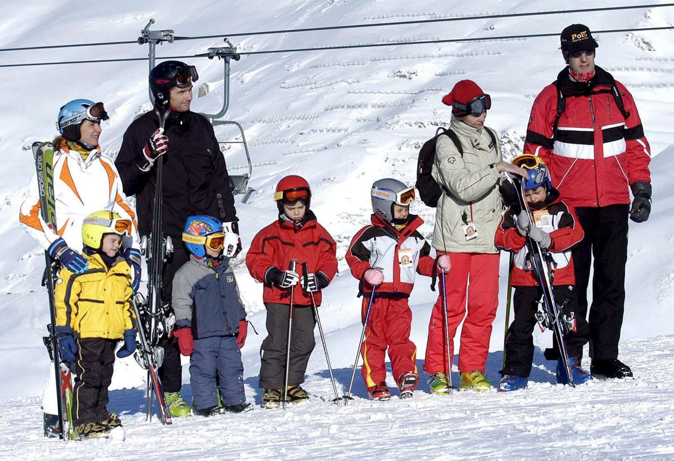 En invierno solían ir a Baqueira Beret a esquiar en familia, como hicieron estas pasadas navidades, sin saber que unos días después aparecerían las fotos de Iñaki Urdangarin de la mano de otra mujer.. 