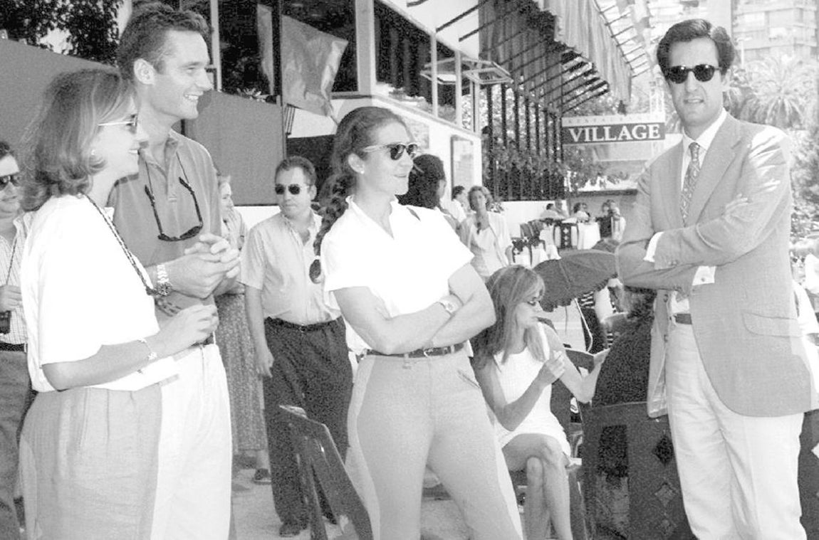 También era habitual verles en compañía de la Infanta Elena y su entonces marido, Jaime de Marichalar,. 