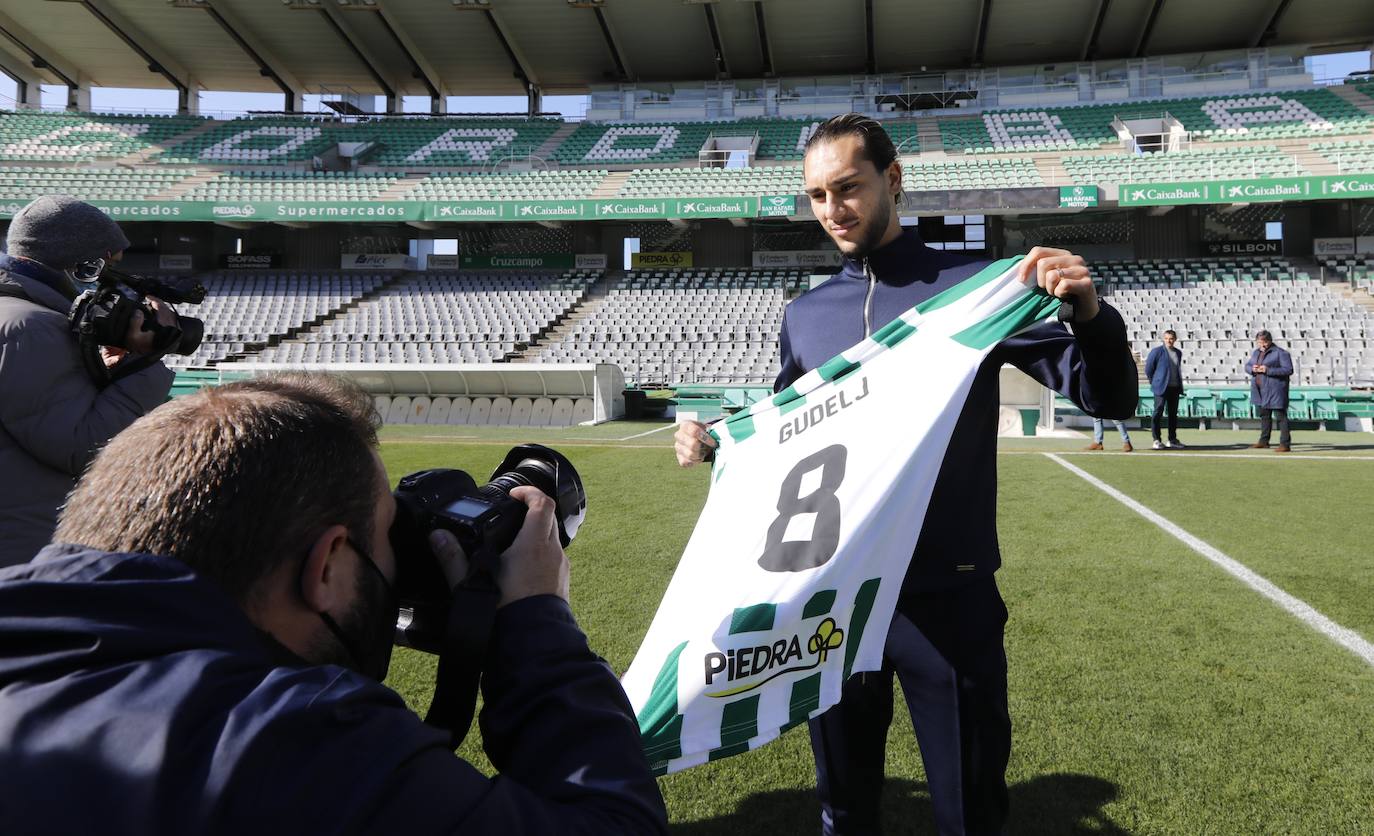 Las mejores imágenes de la presentación de Gudelj en el Córdoba CF