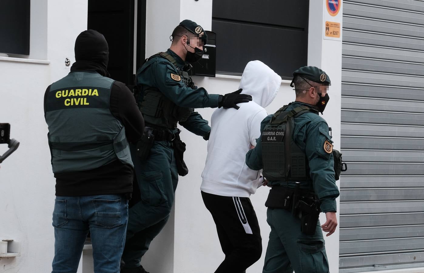 FOTOS: Operación de la Guardia Civil contra el blanqueo de los narcos en El Puerto