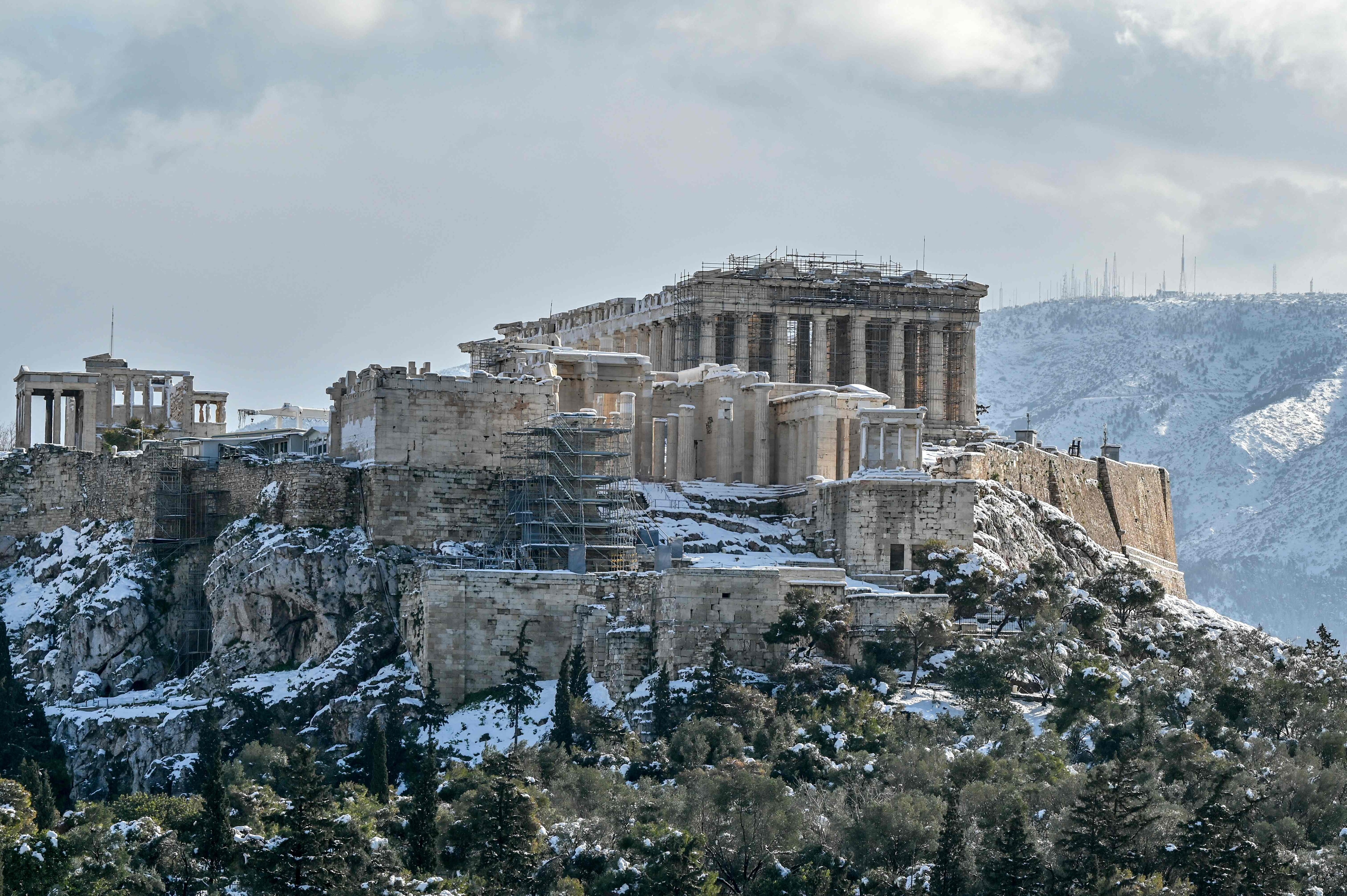 El Partenón de Atenas, bajo un insólito manto de nieve